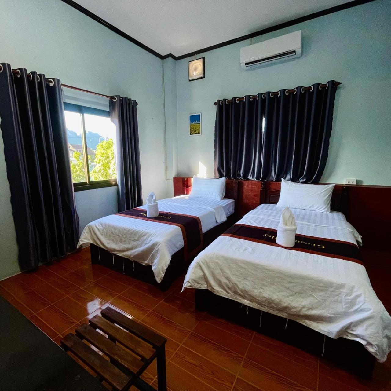 Smile Guesthouse Vangvieng Vang Vieng Exteriör bild