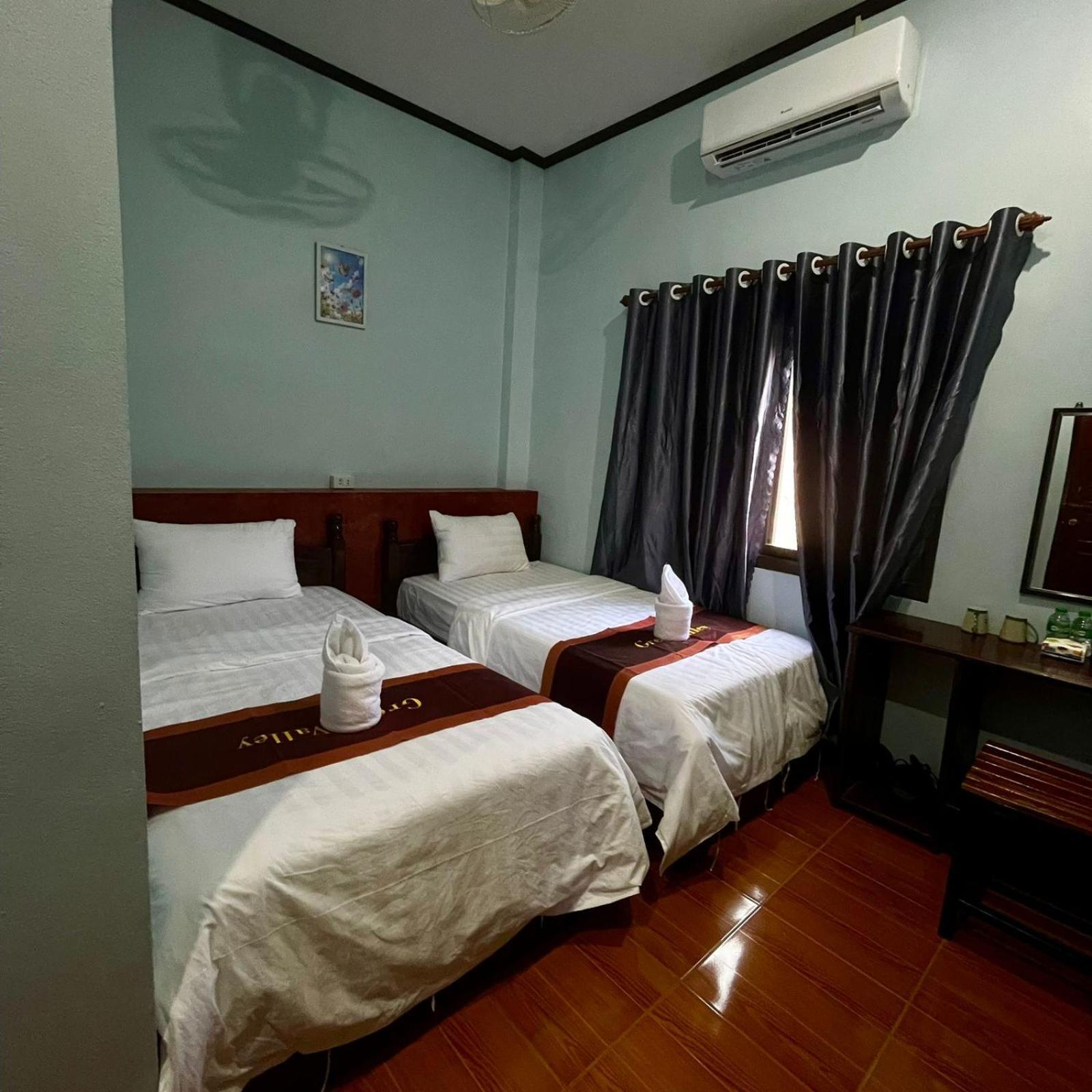 Smile Guesthouse Vangvieng Vang Vieng Exteriör bild