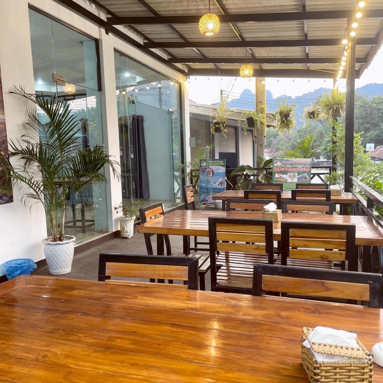 Smile Guesthouse Vangvieng Vang Vieng Exteriör bild
