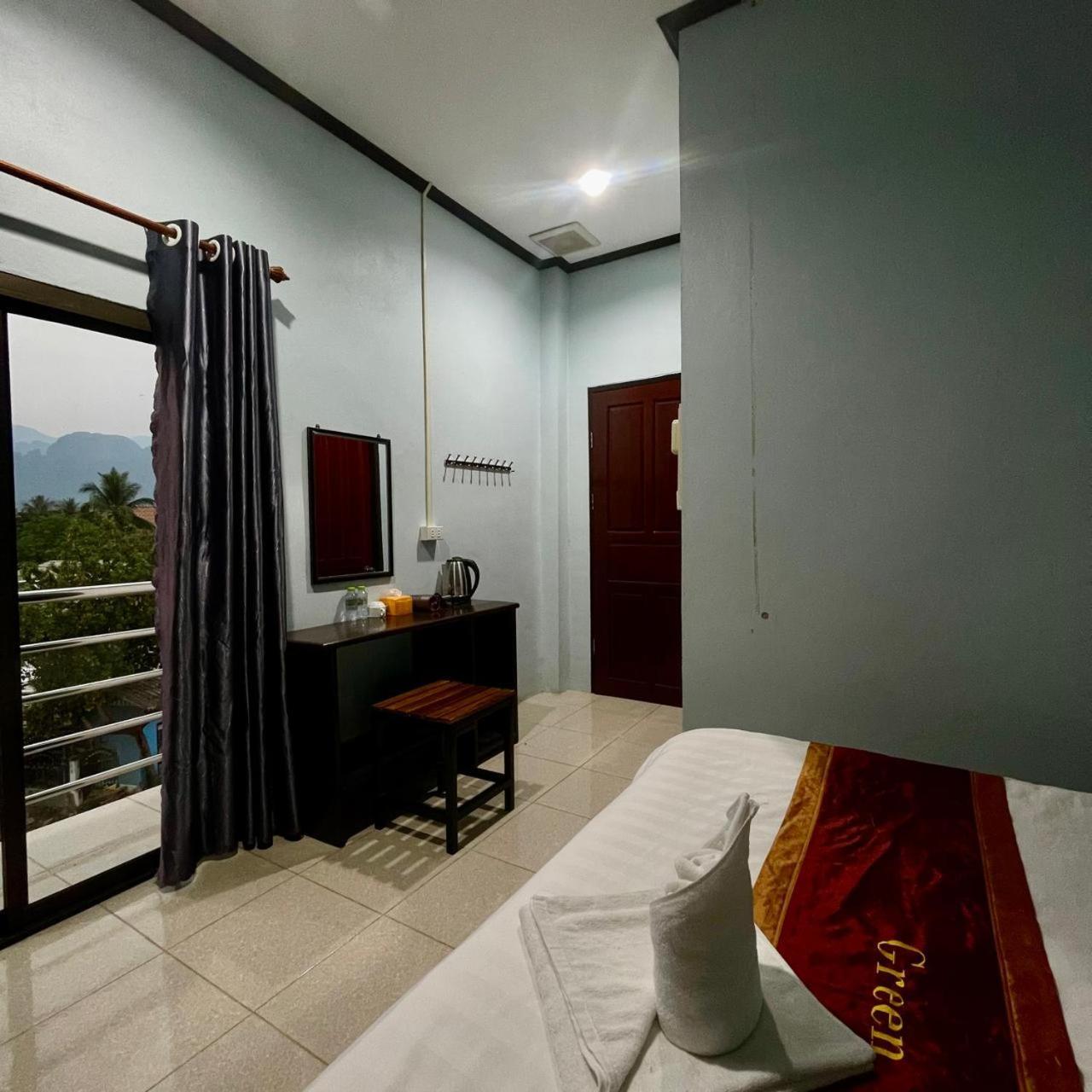 Smile Guesthouse Vangvieng Vang Vieng Exteriör bild