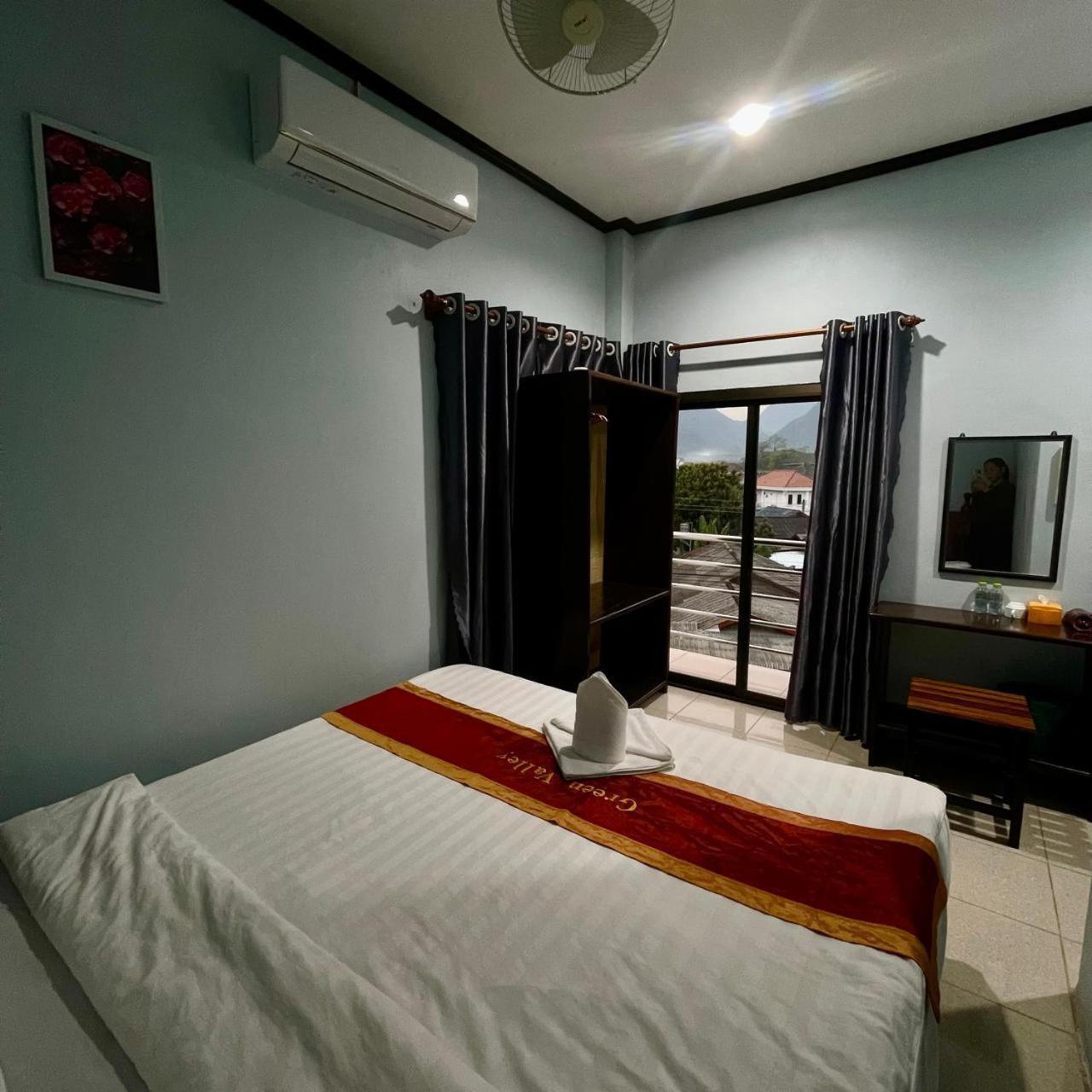 Smile Guesthouse Vangvieng Vang Vieng Exteriör bild