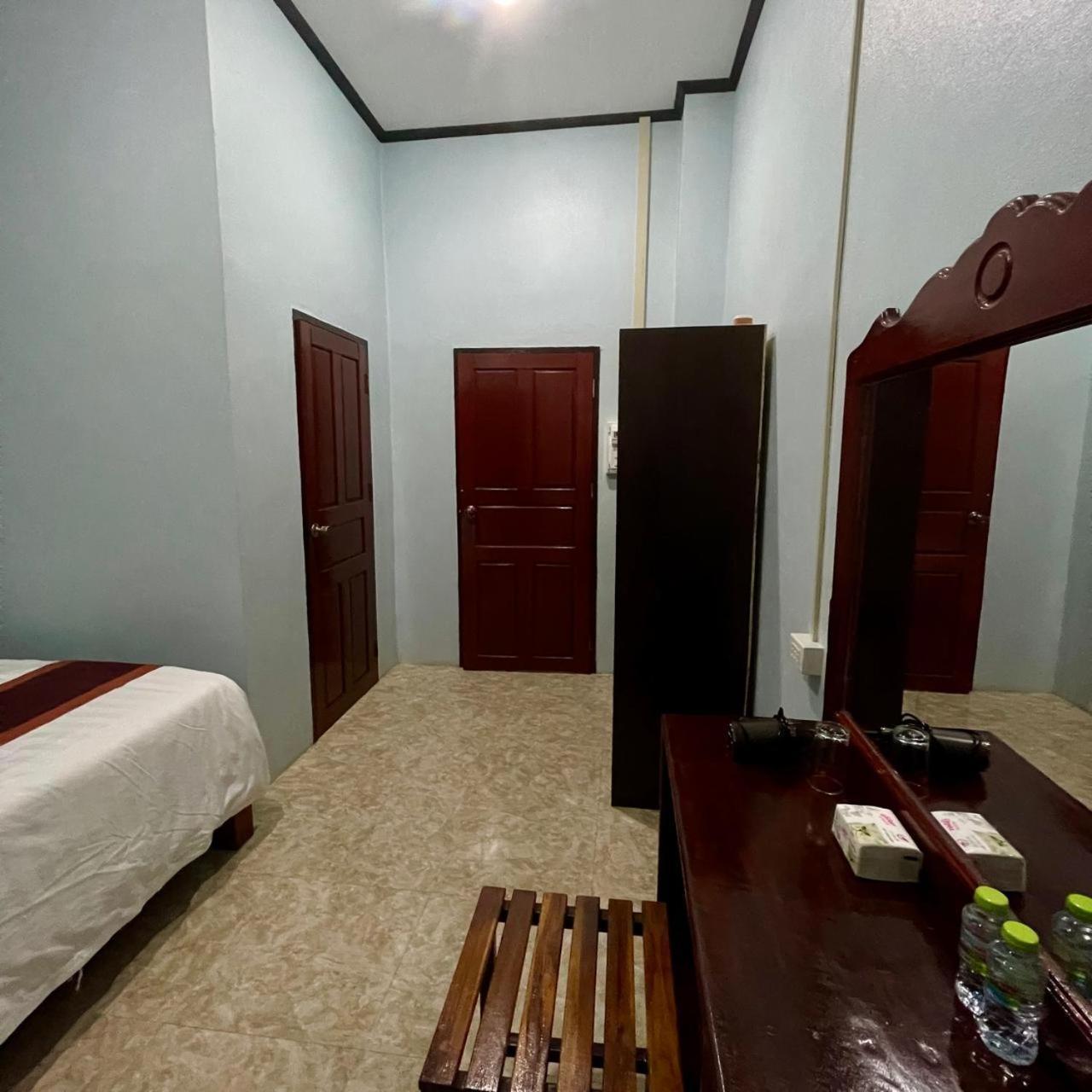 Smile Guesthouse Vangvieng Vang Vieng Exteriör bild